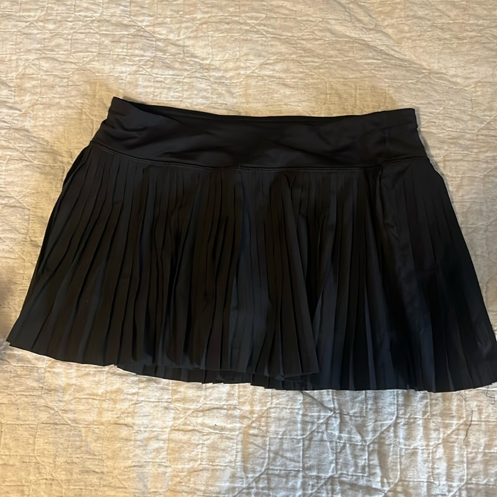 Lululemon black tennis skirt women’s size 8 pleated